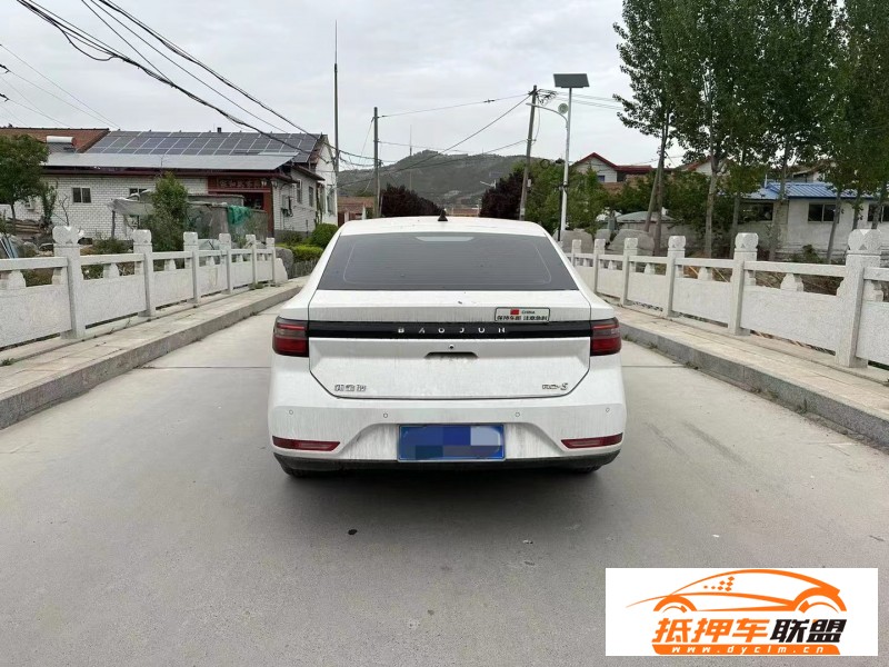  21年寶駿RC5轎車 