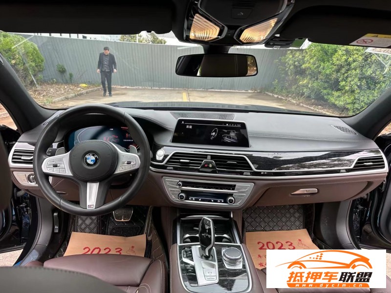  21年寶馬7系轎車 