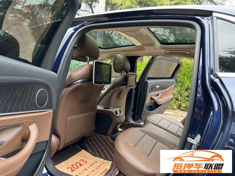 19年奔馳E轎車 