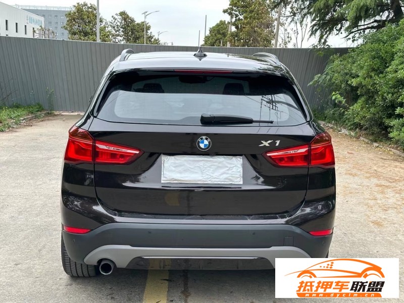  17年寶馬X1轎車 