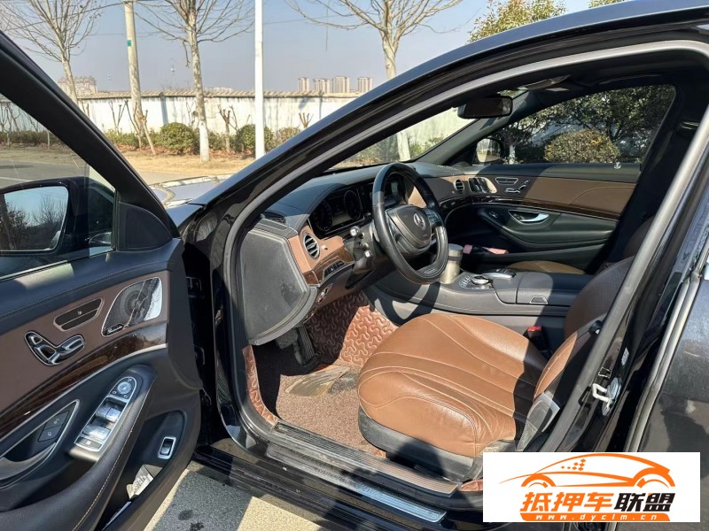  17年奔馳S轎車 