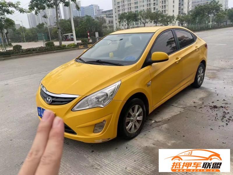  14年現(xiàn)代瑞納轎車 