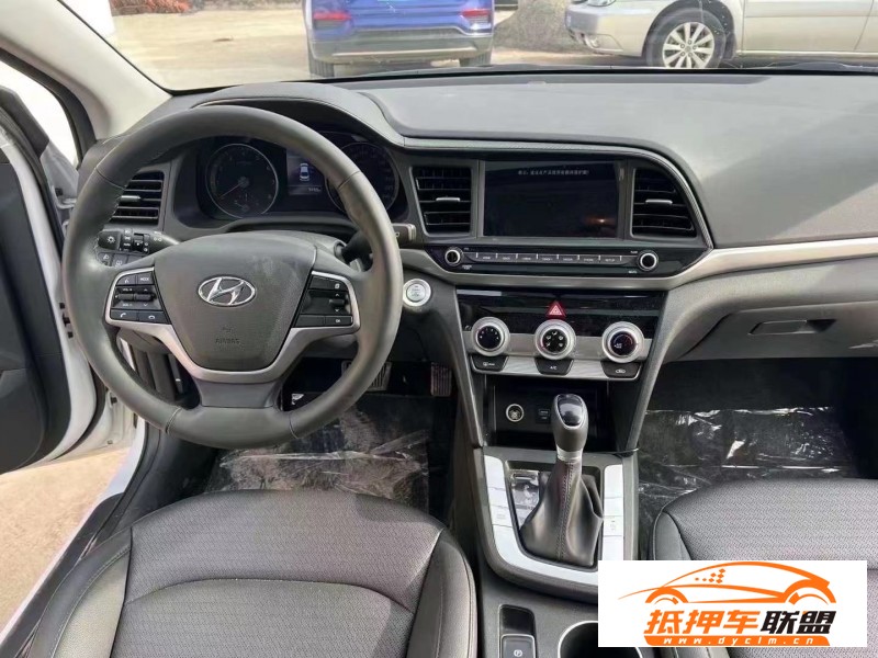  20年現(xiàn)代領(lǐng)動轎車 