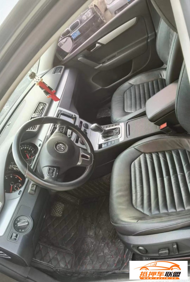  16年大眾邁騰轎車 