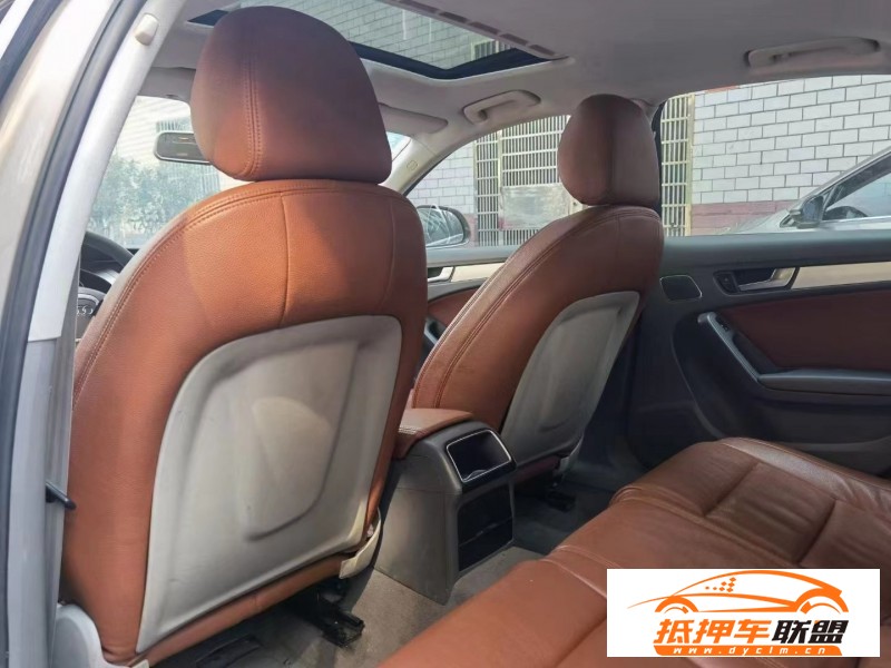  12年奧迪A4L轎車 