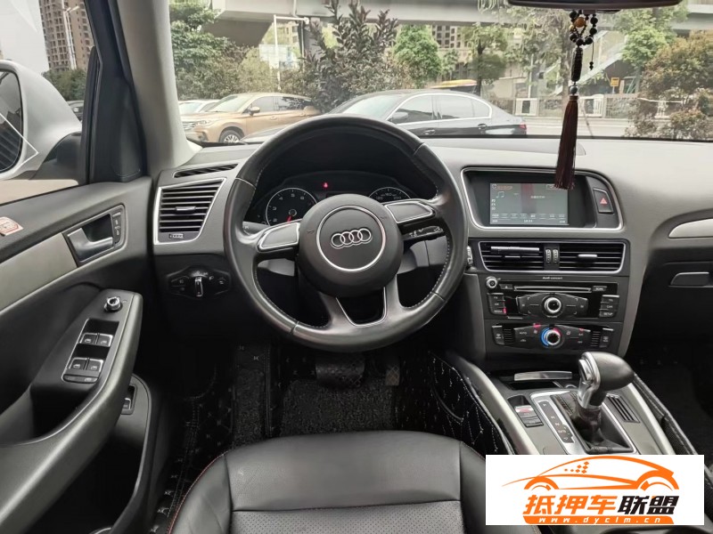  16年奧迪Q5轎車 