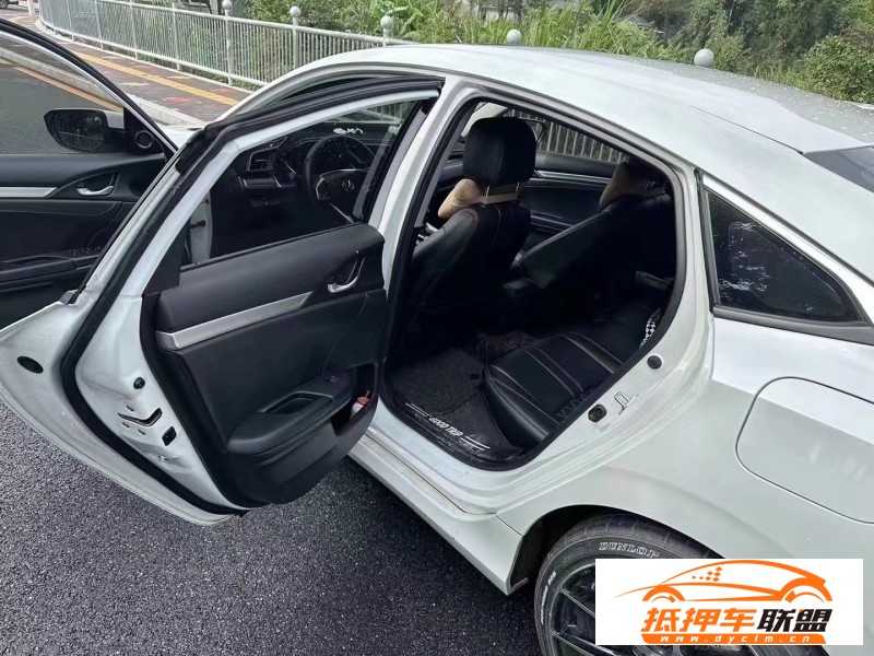  20年本田思域轎車 