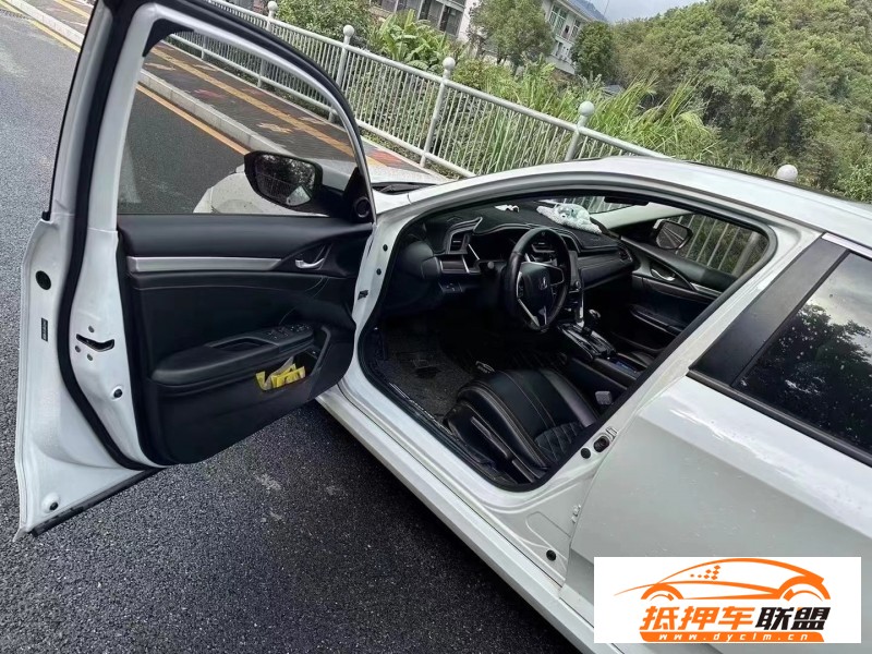  20年本田思域轎車 