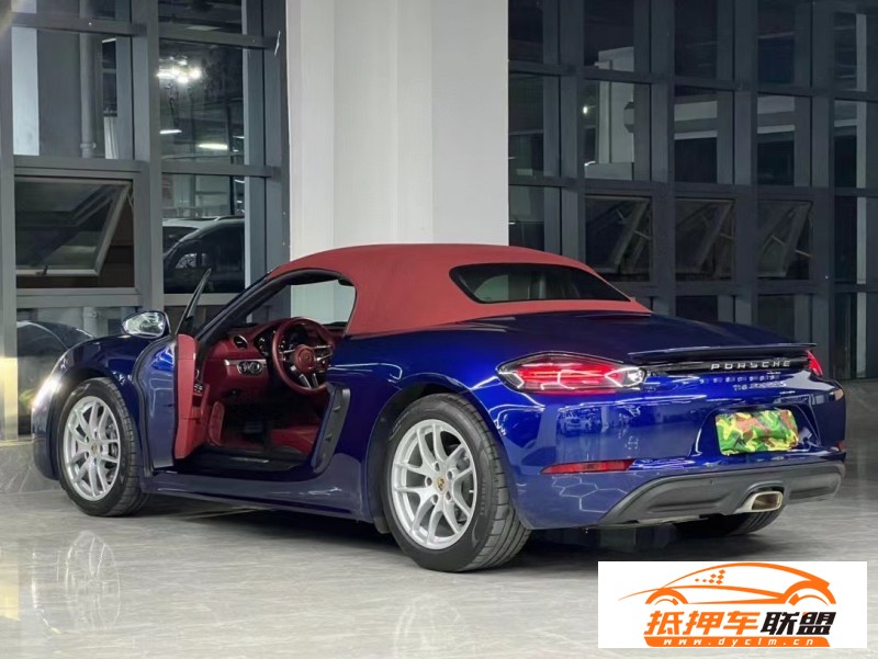  21年保時捷718轎車 