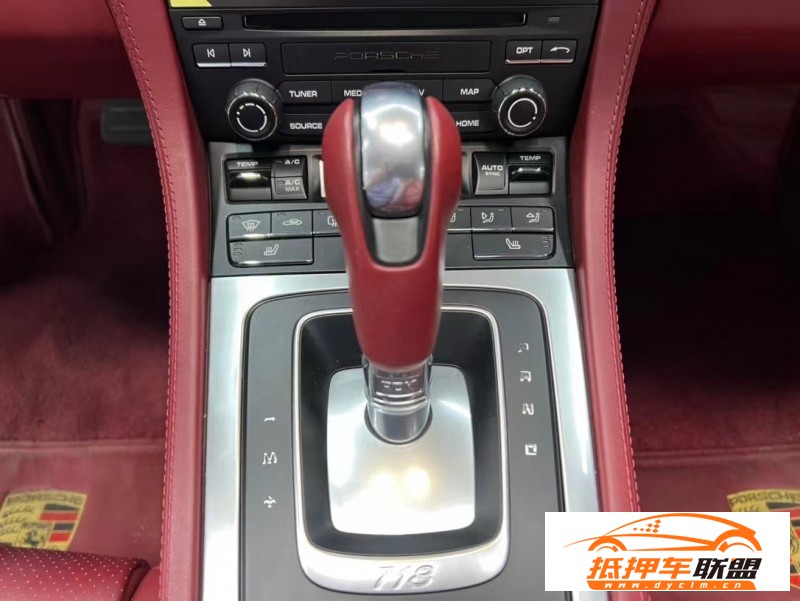  21年保時捷718轎車 