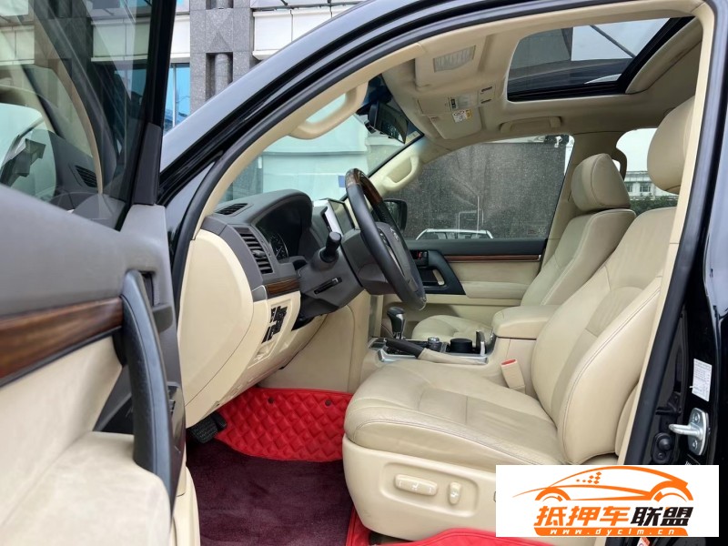  17年豐田蘭德酷路澤轎車 