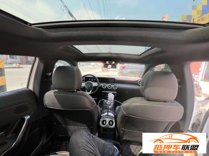  19年奔馳A轎車 