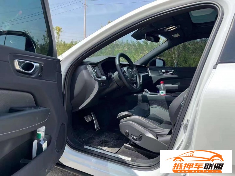  22年沃爾沃XC60轎車 