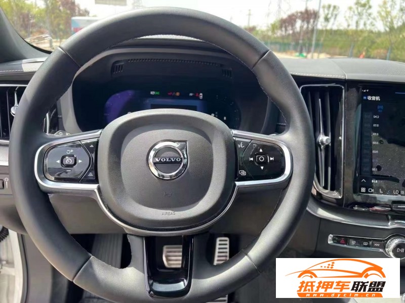  22年沃爾沃XC60轎車 