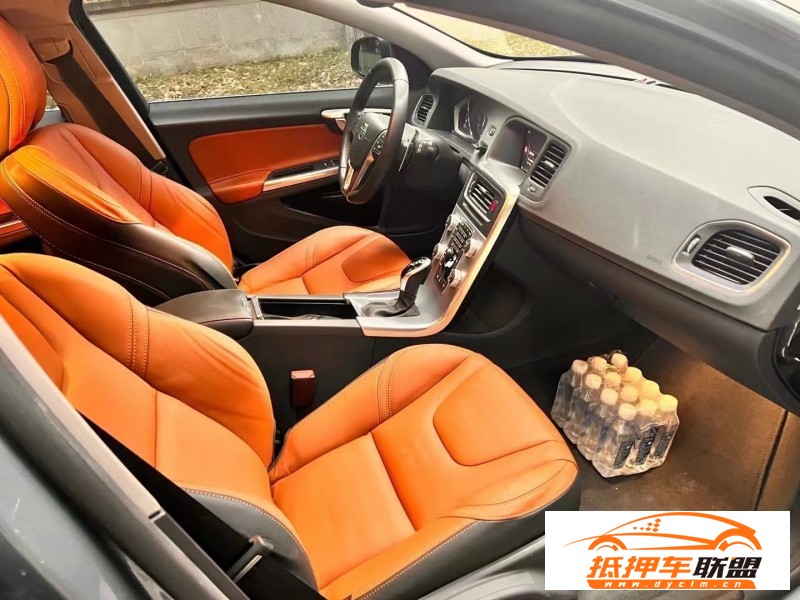  18年沃爾沃V60轎車 