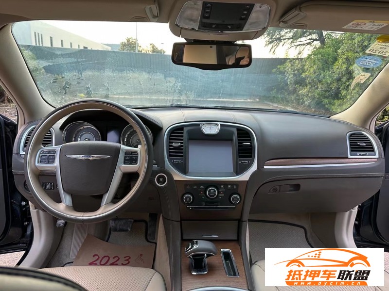  14年克萊斯勒300C轎車 