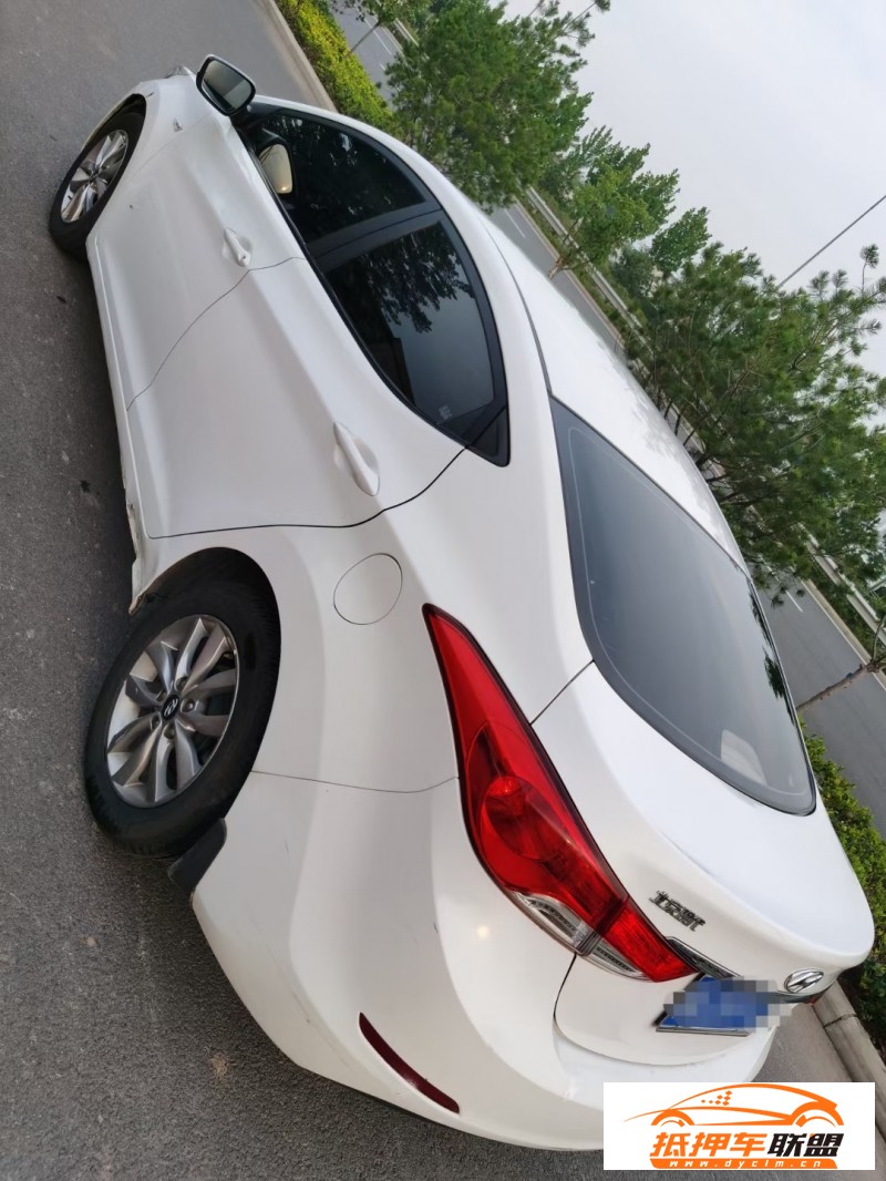  15年現(xiàn)代朗動轎車 