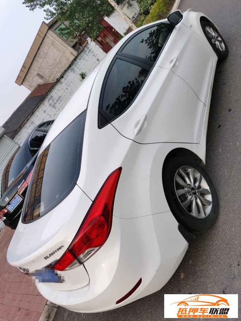  15年現(xiàn)代朗動轎車 