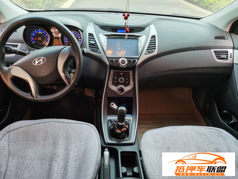  15年現(xiàn)代朗動轎車 