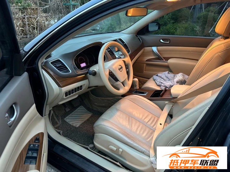  11年日產(chǎn)天籟轎車 