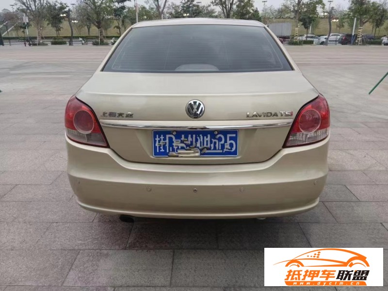  12年大眾朗逸轎車 