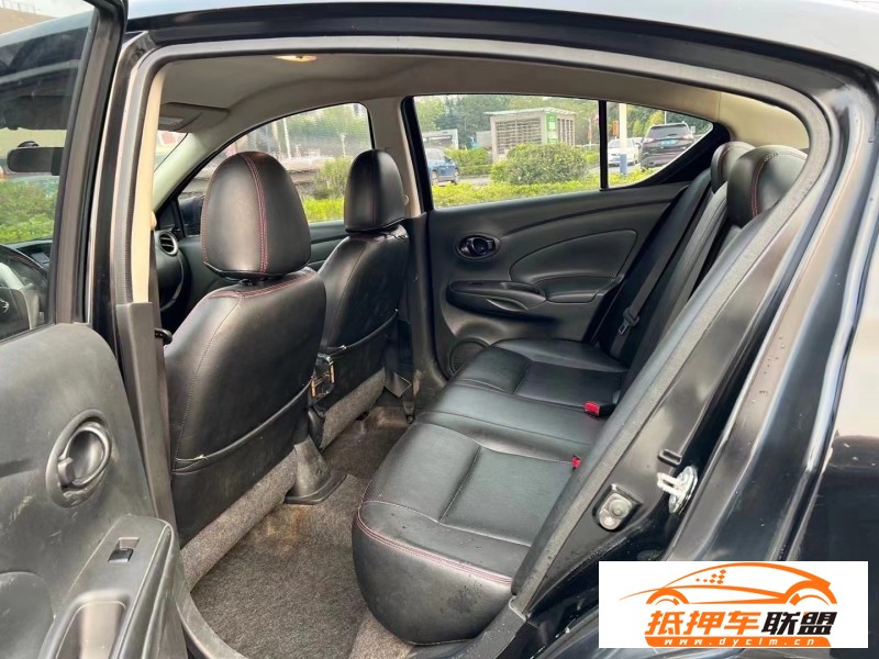  17年日產(chǎn)陽光轎車 