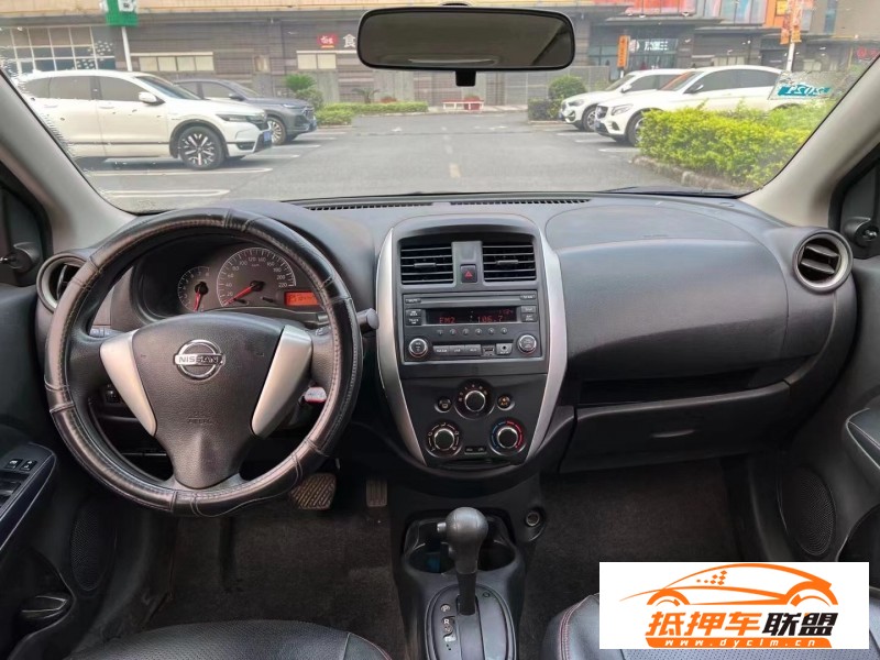  17年日產(chǎn)陽光轎車 