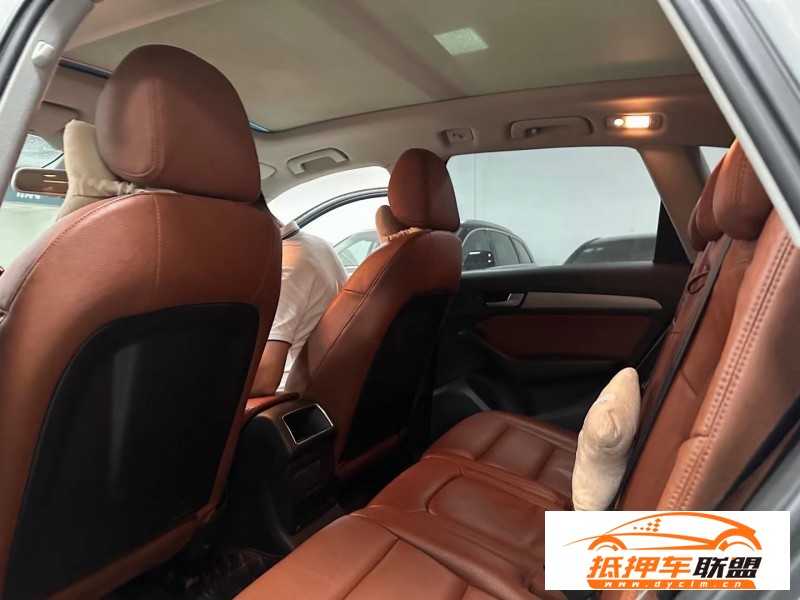  16年奧迪Q5轎車 