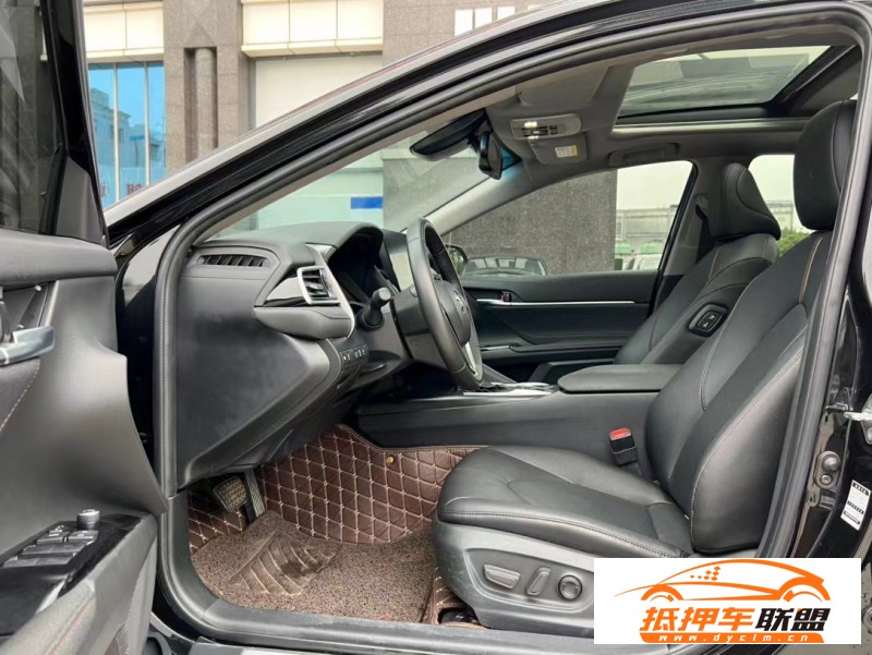  21年豐田凱美瑞轎車 