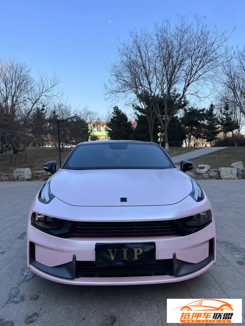  20年領(lǐng)克03轎車 