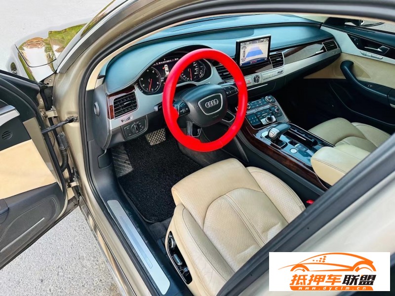  12年奧迪A8轎車 