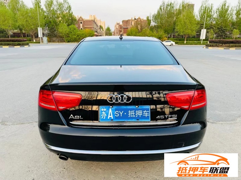  12年奧迪A8轎車 