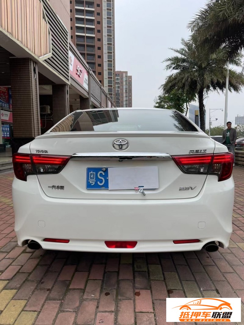  14年豐田銳志轎車 