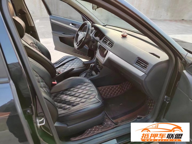  20年大眾朗逸轎車 