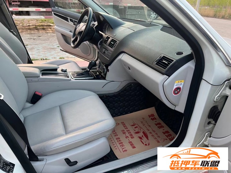 11年奔馳C級轎車 