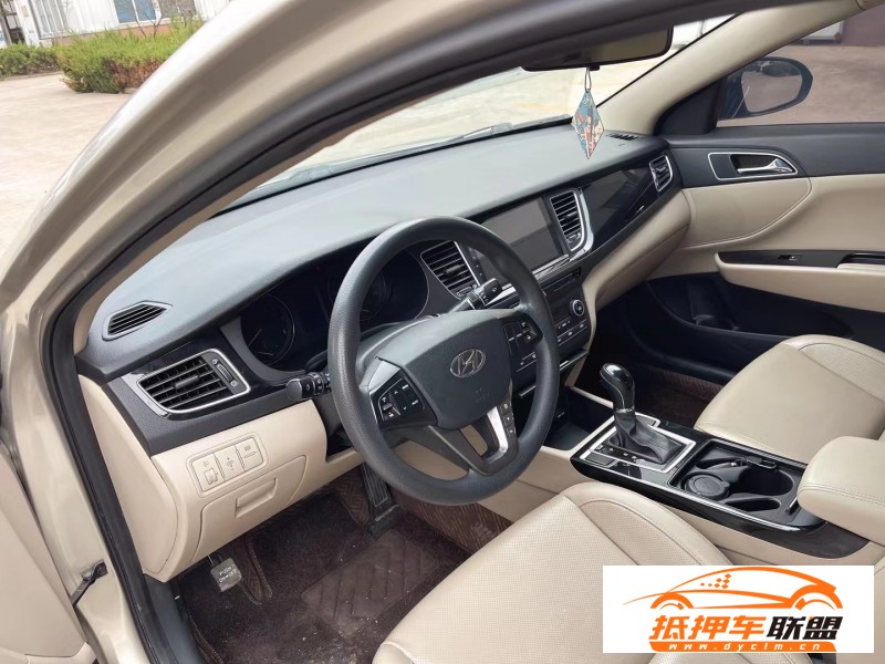  15年現(xiàn)代名圖轎車 