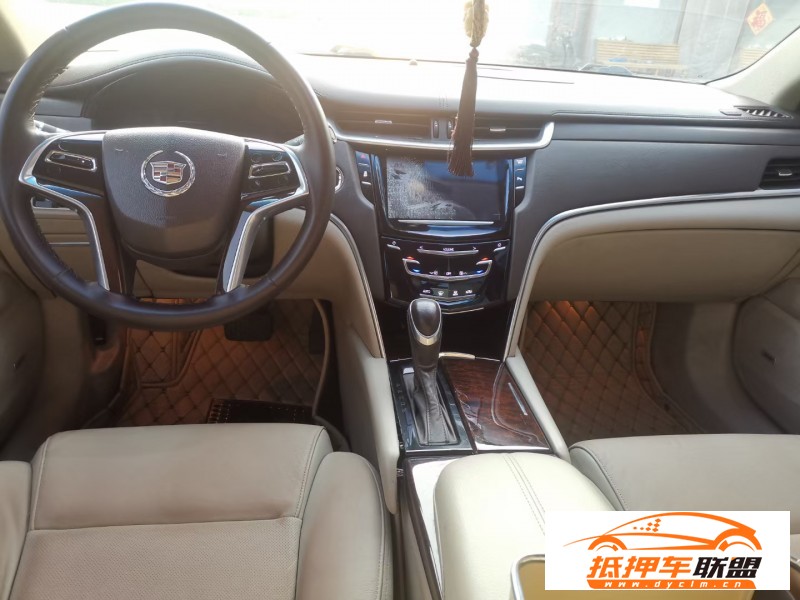  15年凱迪拉克XTS轎車 