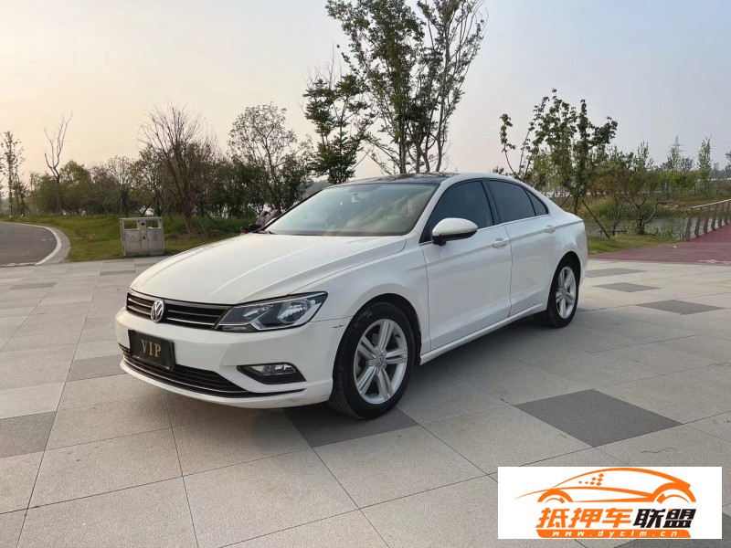  17年大眾凌渡轎車 