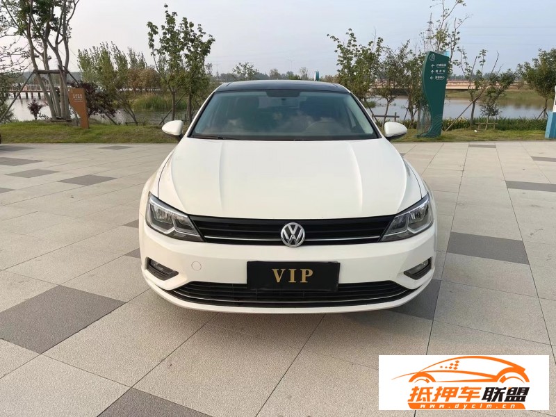  17年大眾凌渡轎車 