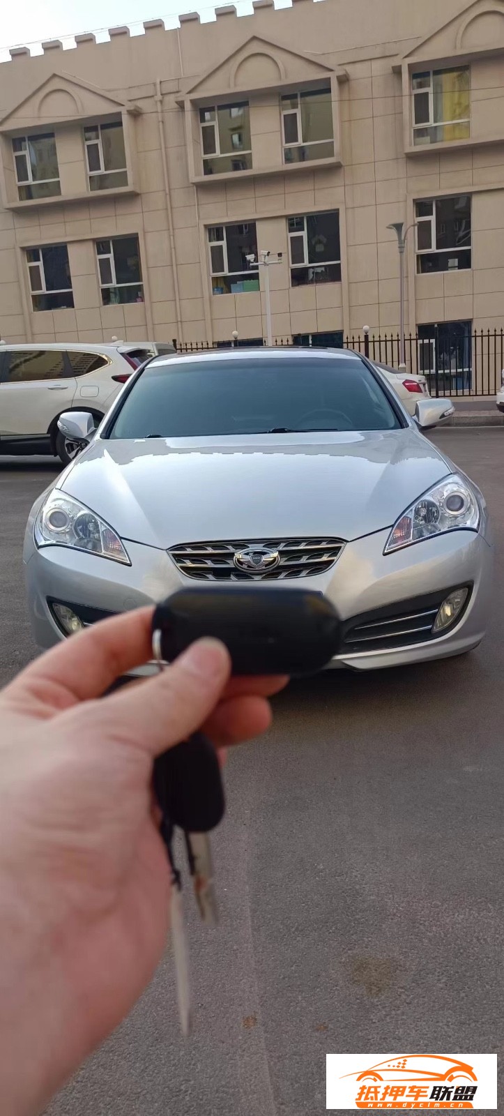  11年現(xiàn)代勞恩斯酷派轎車 