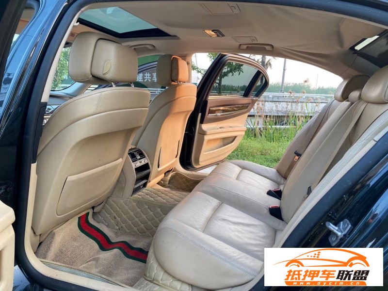  12年寶馬7系轎車 