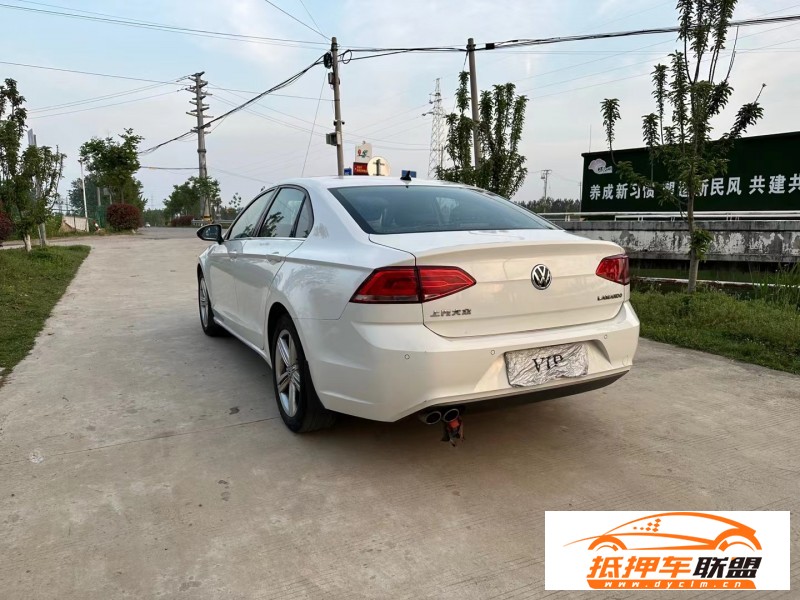  17年大眾凌渡轎車 
