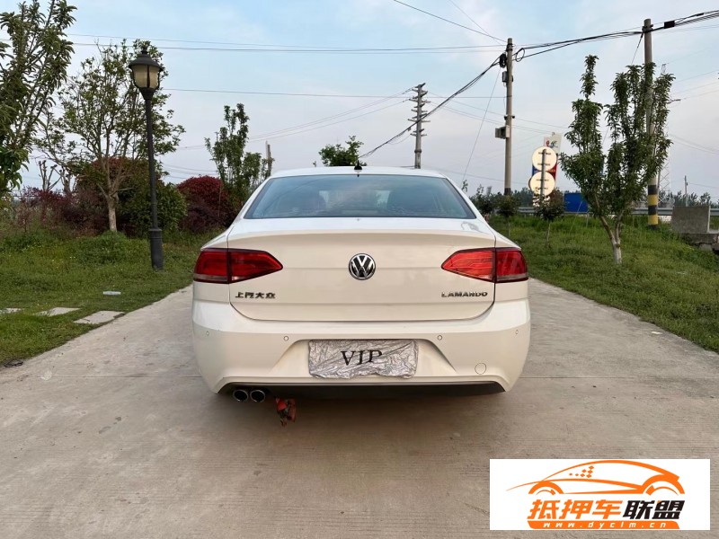  17年大眾凌渡轎車 