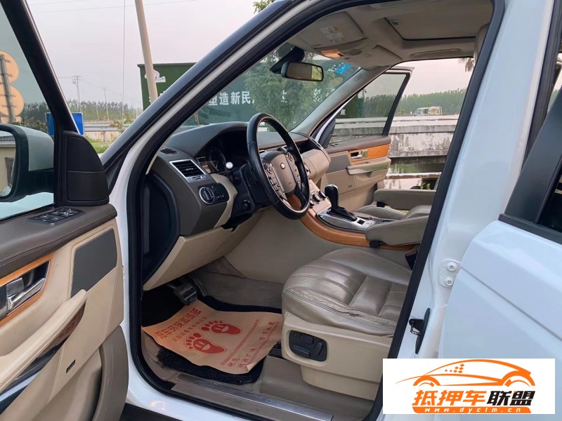  12年路虎攬勝運(yùn)動(dòng)轎車 