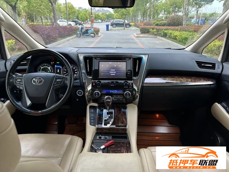  20年豐田埃爾法轎車 