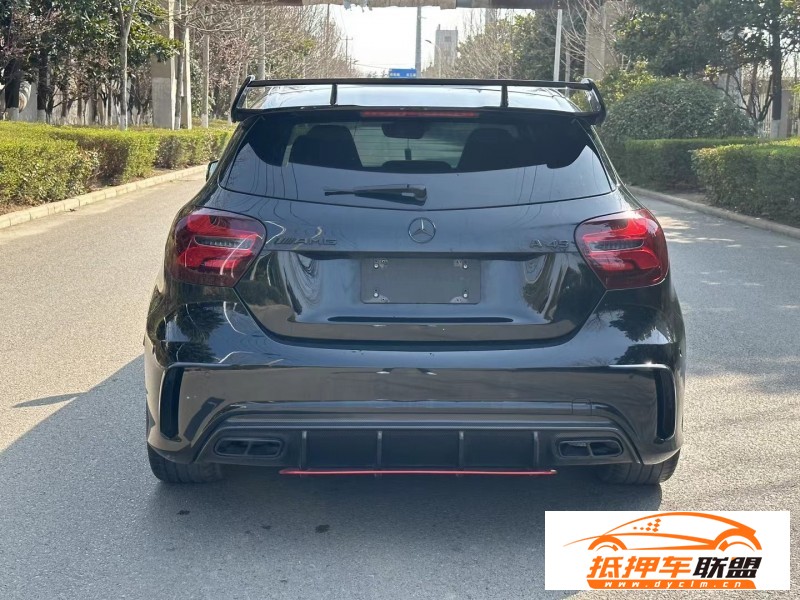  17年奔馳A轎車(chē) 