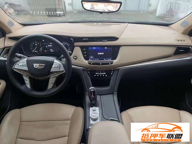  21年凱迪拉克XT5SUV 