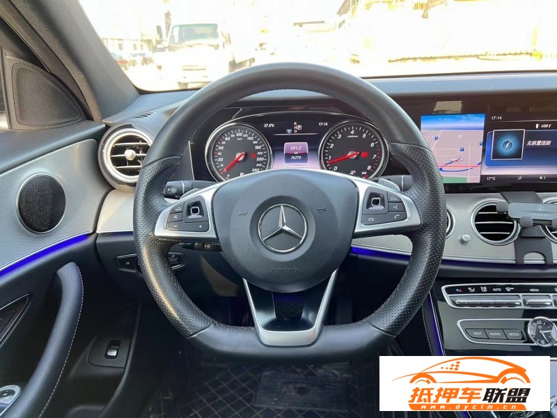 17年奔馳E轎車 