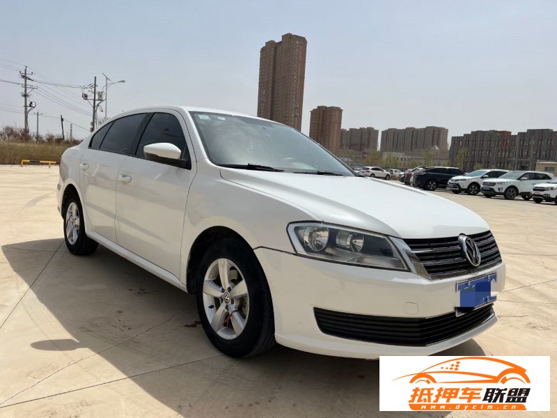  17年大眾朗逸轎車 