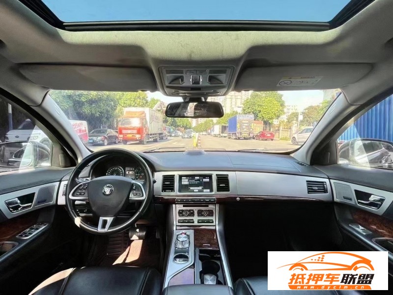  15年捷豹XF轎車 